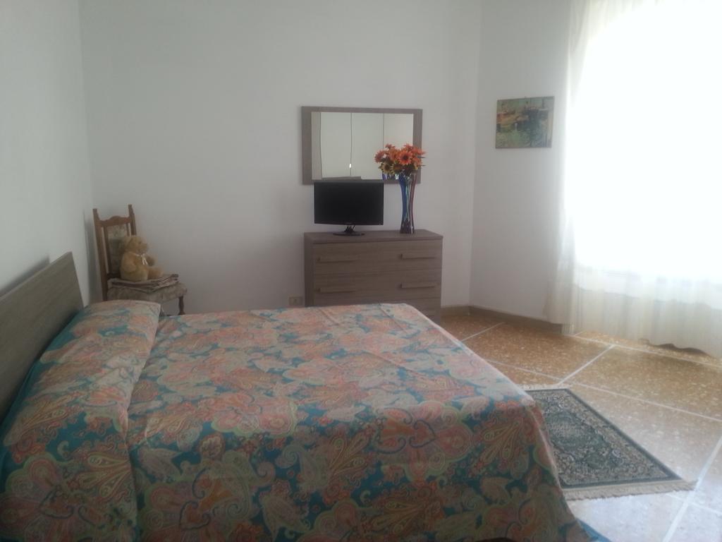 Amico Del Sole Bed and Breakfast Ρώμη Δωμάτιο φωτογραφία