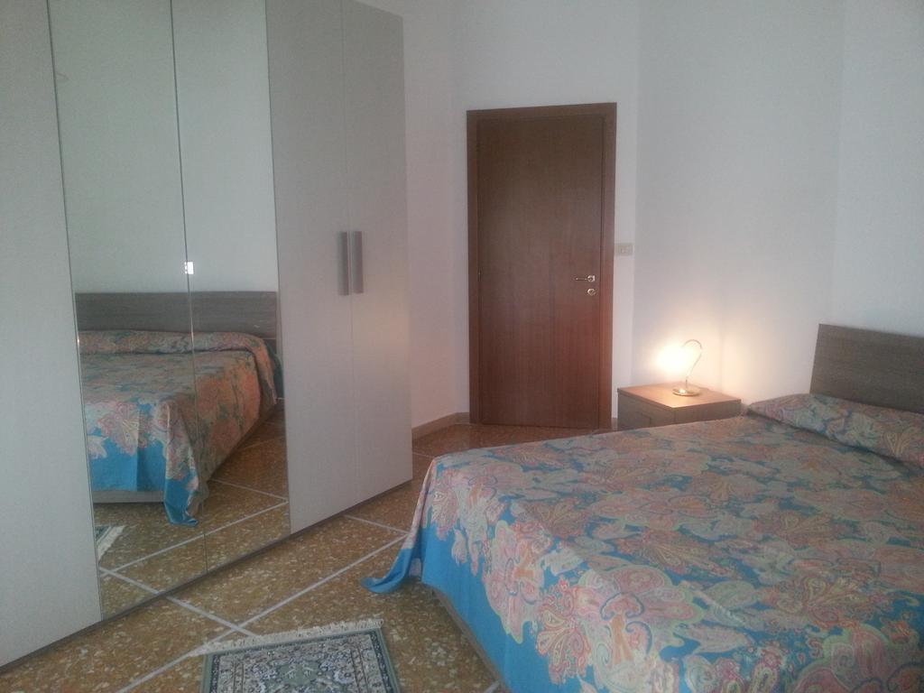 Amico Del Sole Bed and Breakfast Ρώμη Δωμάτιο φωτογραφία